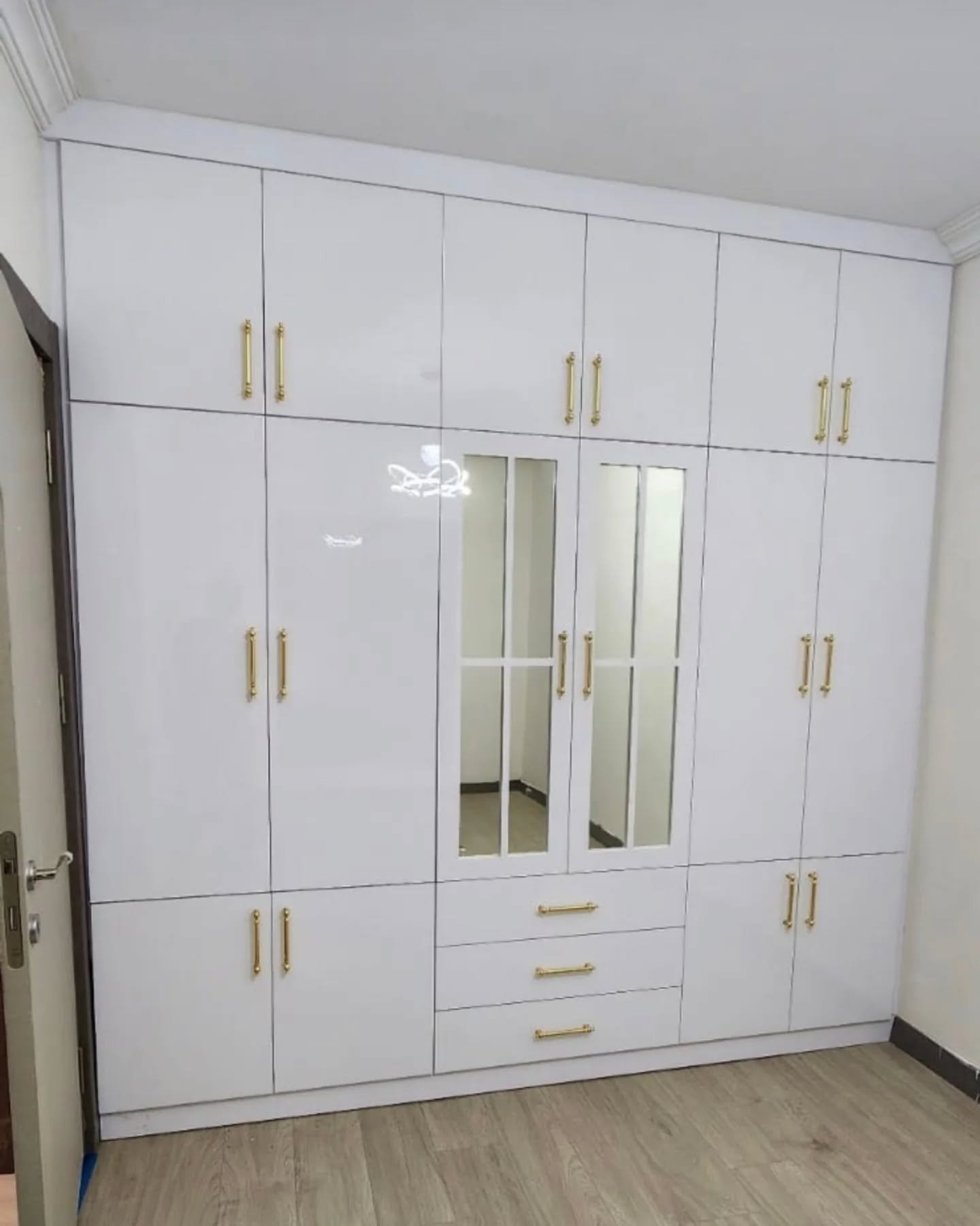 Yüklük Dolabı 3